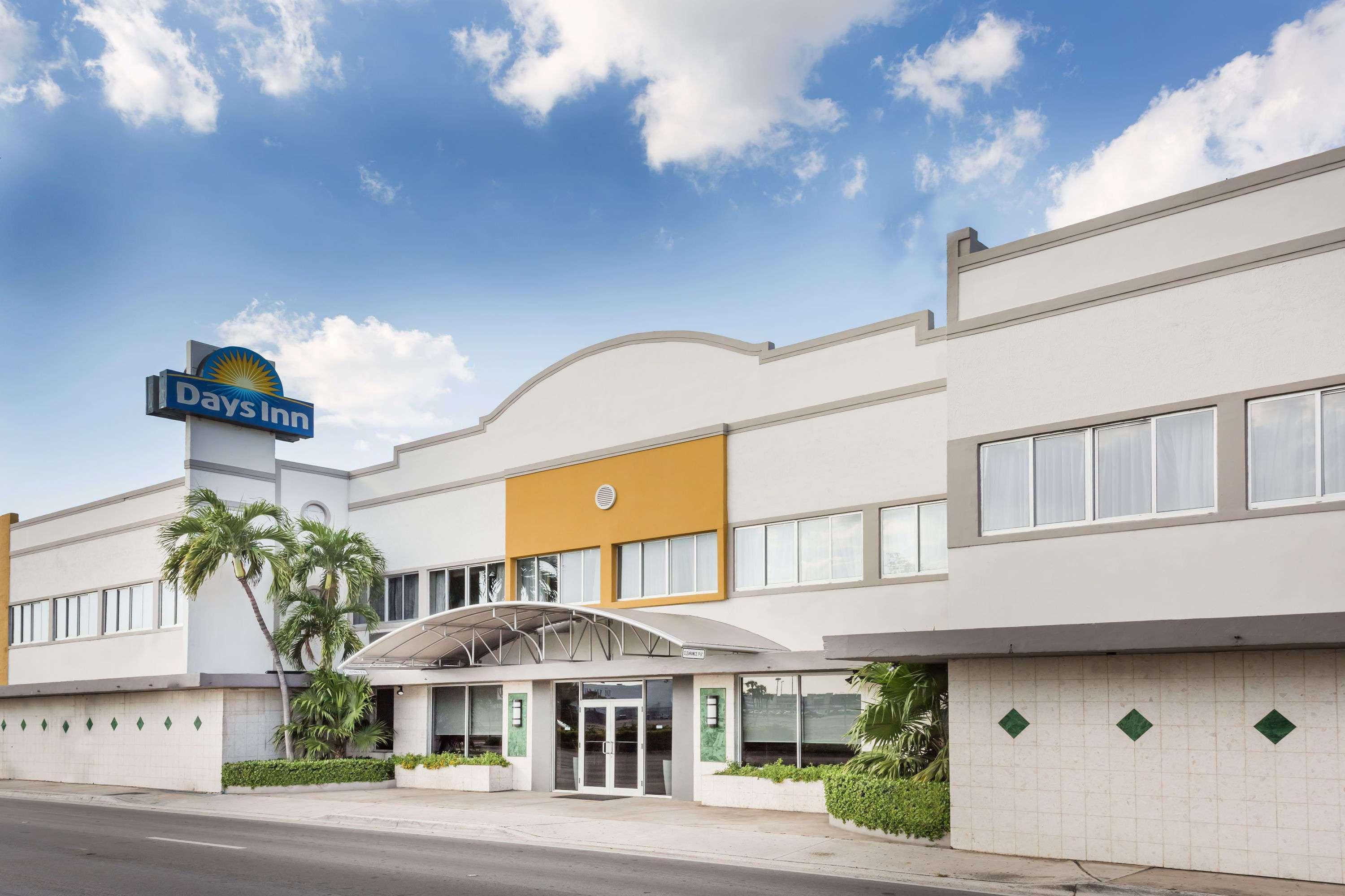 Days Inn By Wyndham Miami Airport North Miami Springs Eksteriør billede