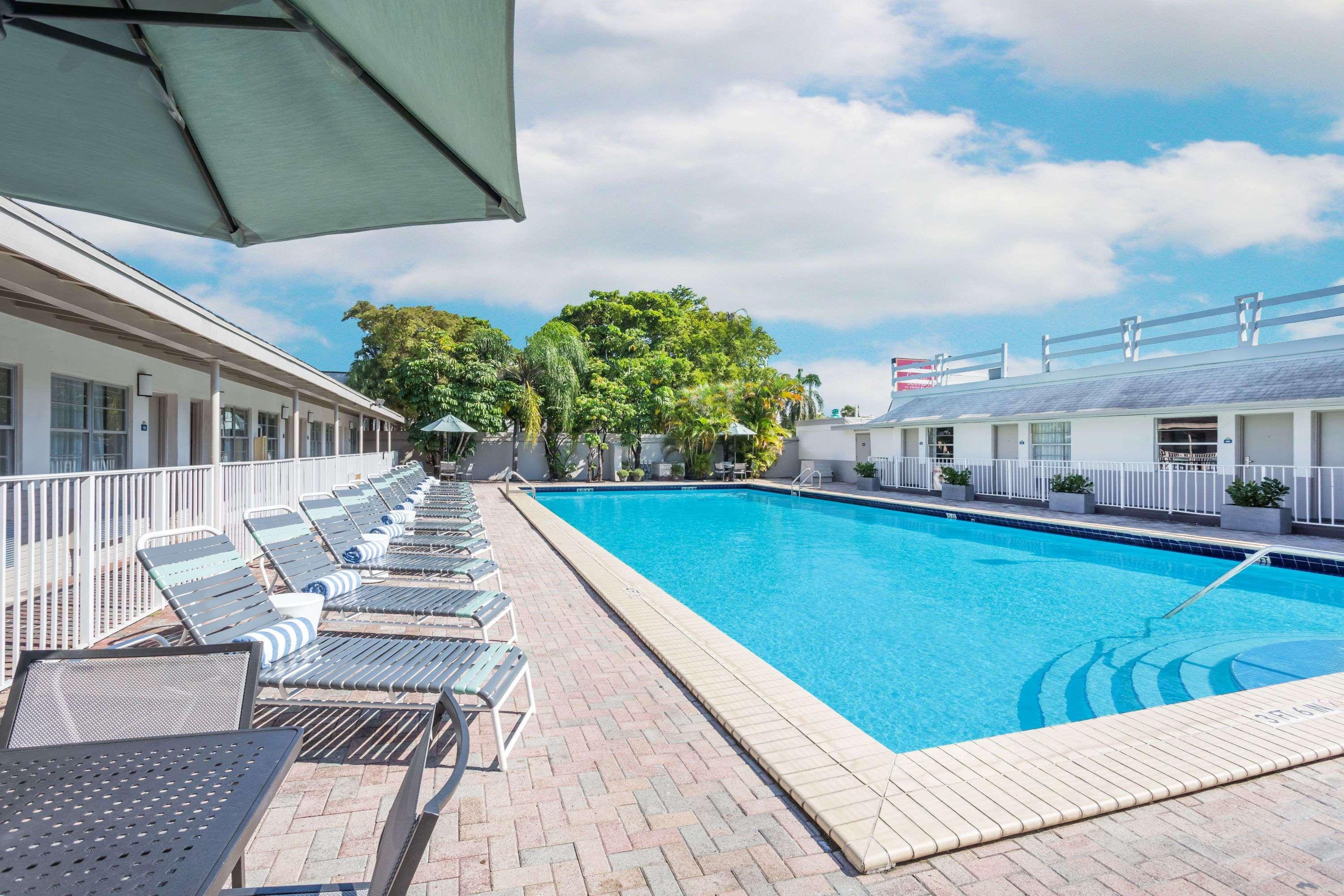 Days Inn By Wyndham Miami Airport North Miami Springs Eksteriør billede