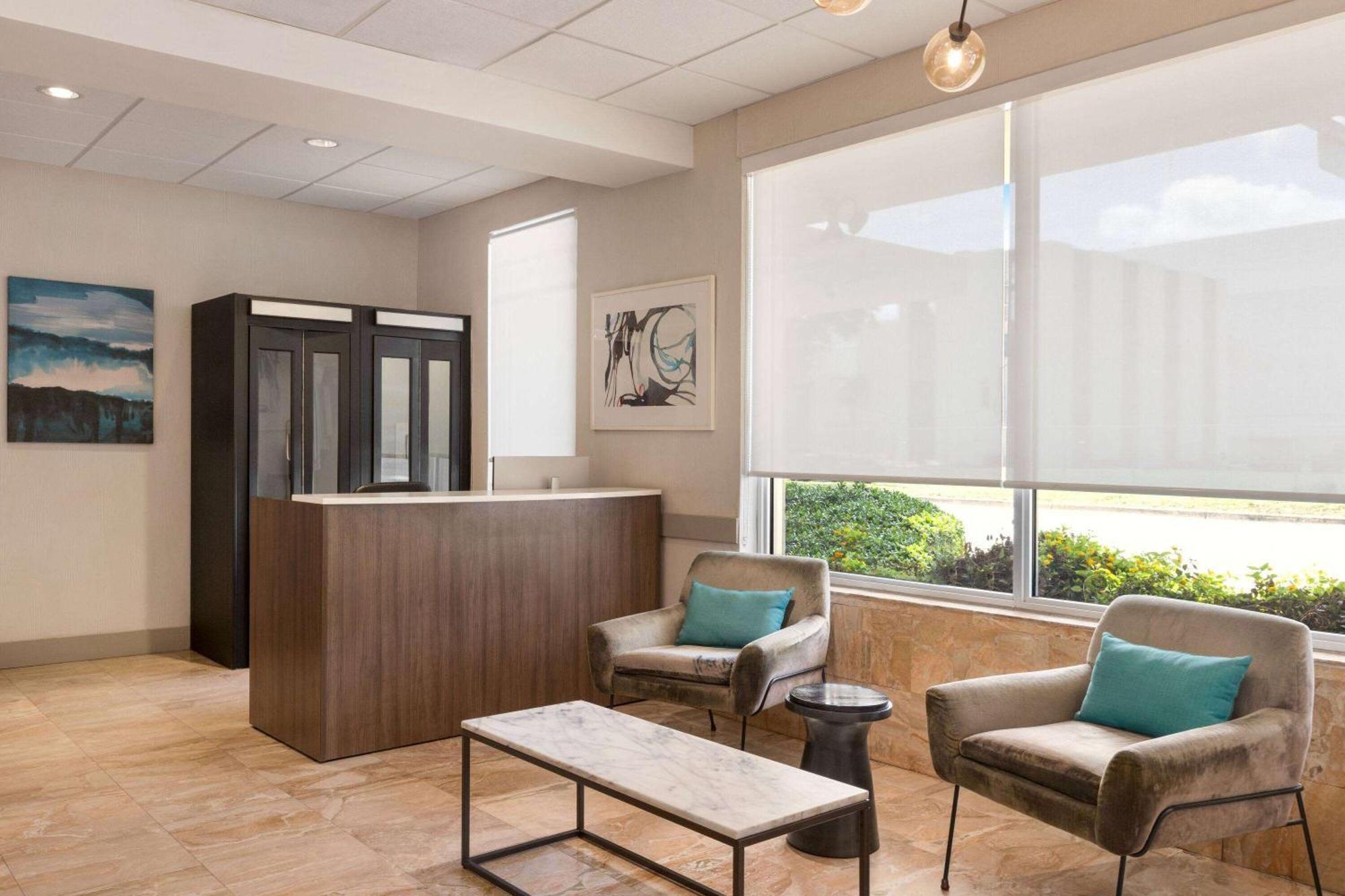 Days Inn By Wyndham Miami Airport North Miami Springs Eksteriør billede