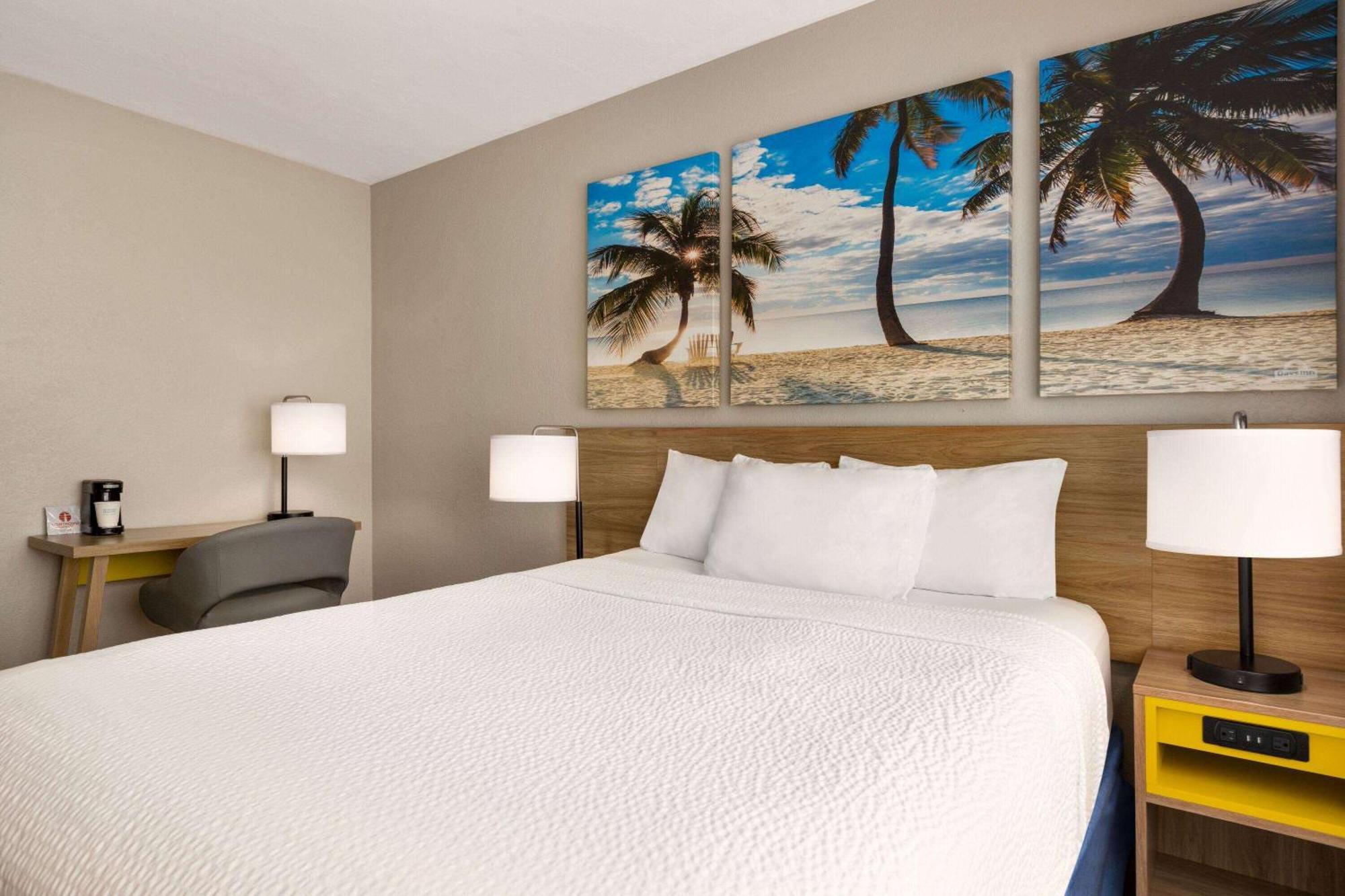 Days Inn By Wyndham Miami Airport North Miami Springs Eksteriør billede